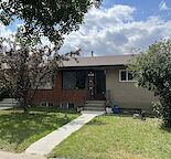 One Bedroom + Den - Minutes to School