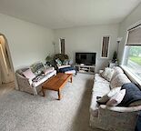 Cozy 2 Bedroom Main Suite Next to Downtown