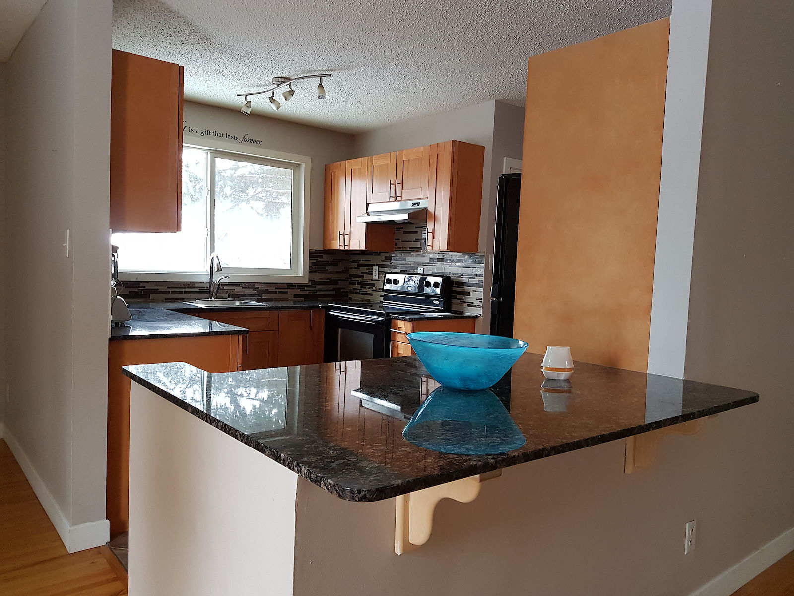 Calgary 3 bedrooms Main Floor for rent. Property photo: 53645-1