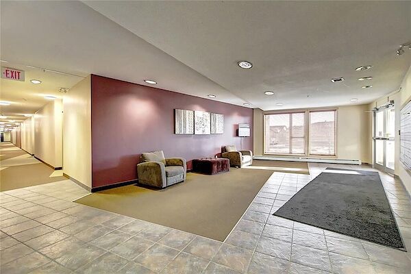 Calgary 2 bedrooms Condo Unit for rent. Property photo: 536919-2