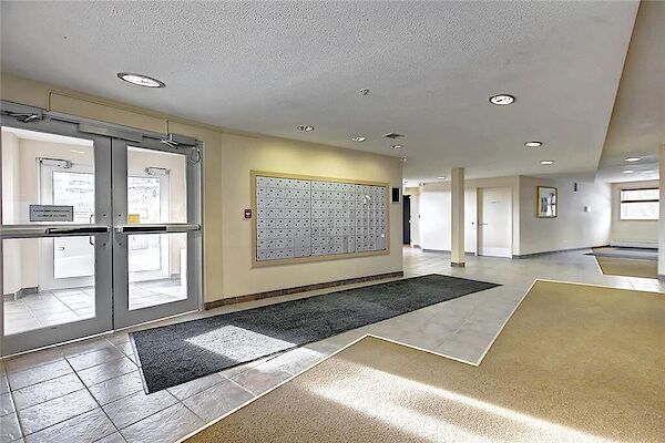 Calgary 2 bedrooms Condo Unit for rent. Property photo: 536919-3