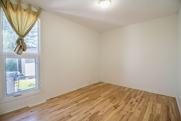 Calgary 6 bedrooms Room For Rent for rent. Property photo: 537048-2