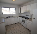 Big 3 bedroom with 2 Car Garage Avaliable