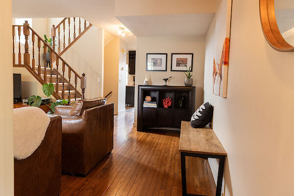 Calgary 3 bedrooms House for rent. Property photo: 537746-2