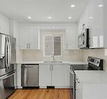 Huntington Single house 4 beds, 3 bath, 2 kitchens