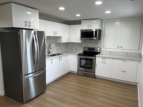 Renovated 2 Bedroom Legal walkout basement with large windows!