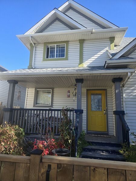Calgary 3 bedrooms Room For Rent for rent. Property photo: 538174-2