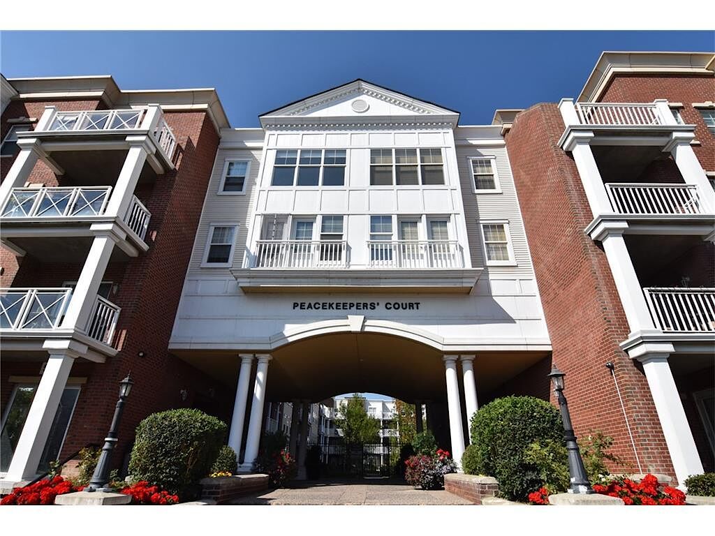 Calgary 2 bedrooms Condo Unit for rent. Property photo: 538335-1