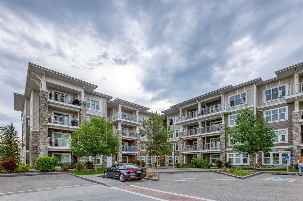 Calgary 2 + Den bedrooms Condo Unit for rent. Property photo: 538922-1