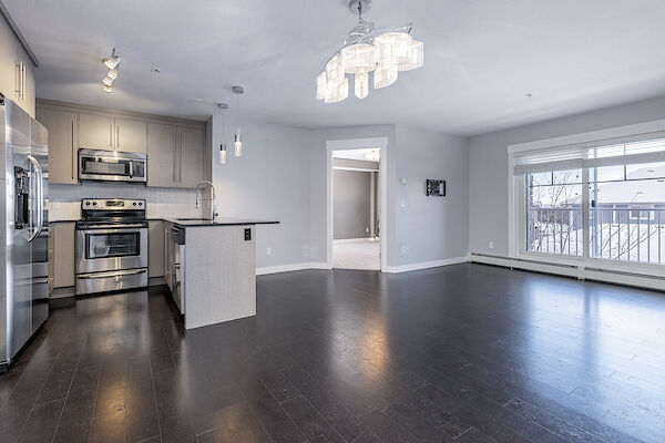 Calgary 2 + Den bedrooms Condo Unit for rent. Property photo: 538922-2