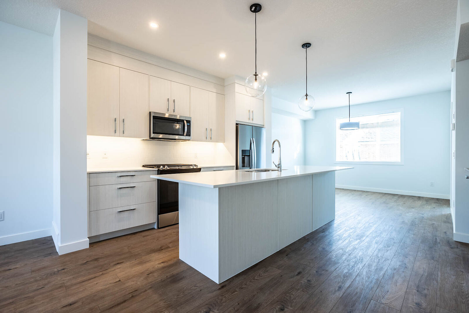 Calgary 3 bedrooms Townhouse for rent. Property photo: 539247-1