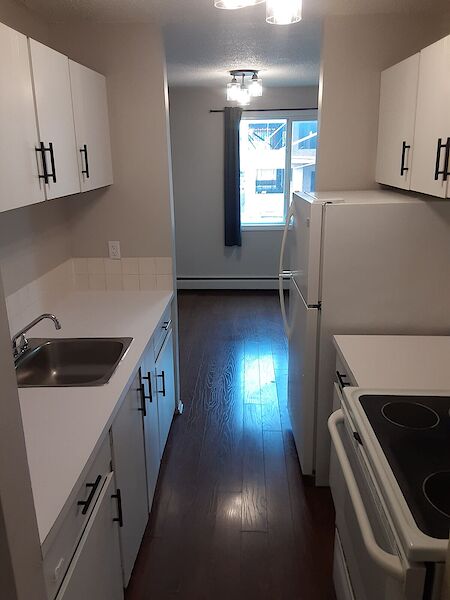 Calgary 2 bedrooms Condo Unit for rent. Property photo: 539661-2