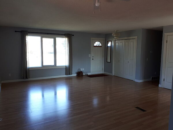 Calgary 3 bedrooms Main Floor for rent. Property photo: 539674-3