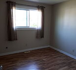 Marlborough 3 bedroom main floor in for rent