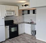 Mardaloopnh nice 2 huge bedrooms Main floor some utilities included