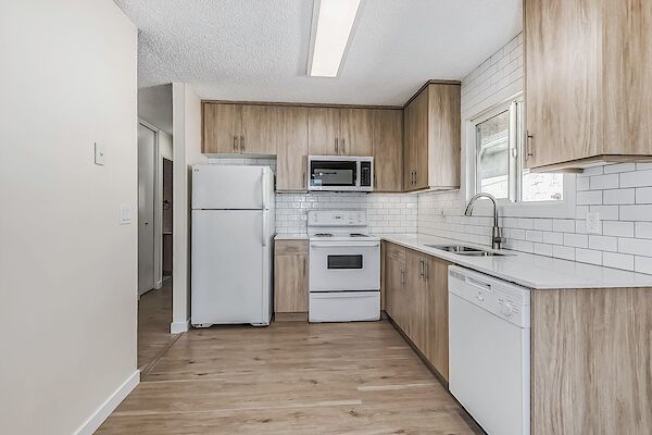 Calgary 2 bedrooms Condo Unit for rent. Property photo: 540458-2