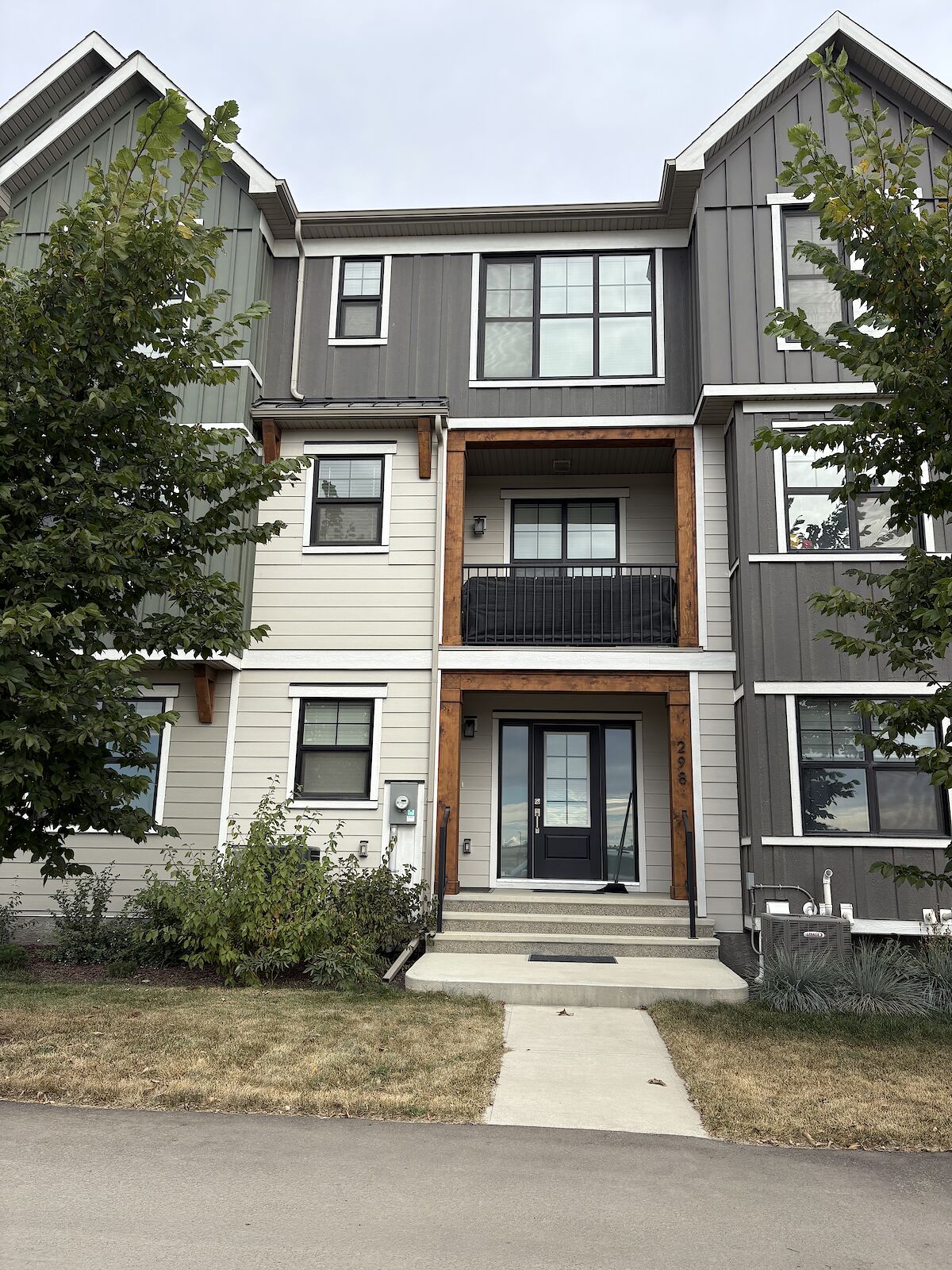 Calgary 3 bedrooms Townhouse for rent. Property photo: 540726-1