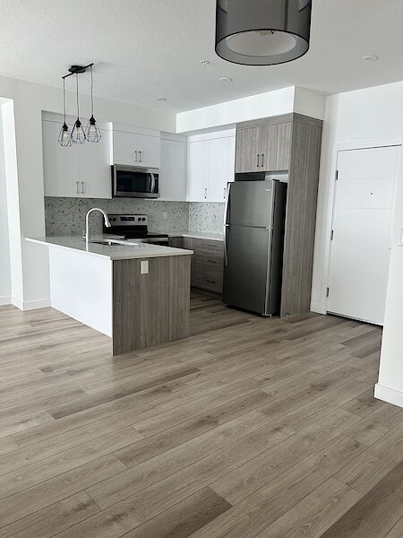 Calgary 2 bedrooms Condo Unit for rent. Property photo: 540749-3