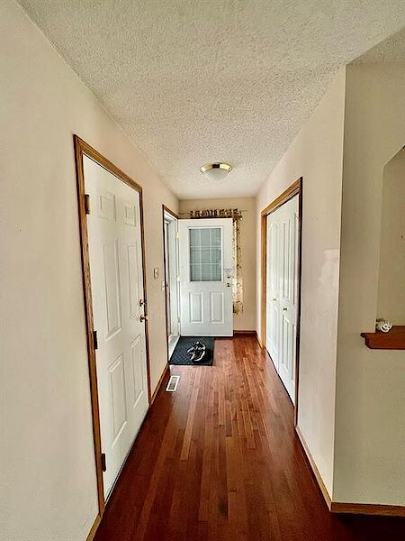 Calgary 3 bedrooms Main Floor for rent. Property photo: 541332-3