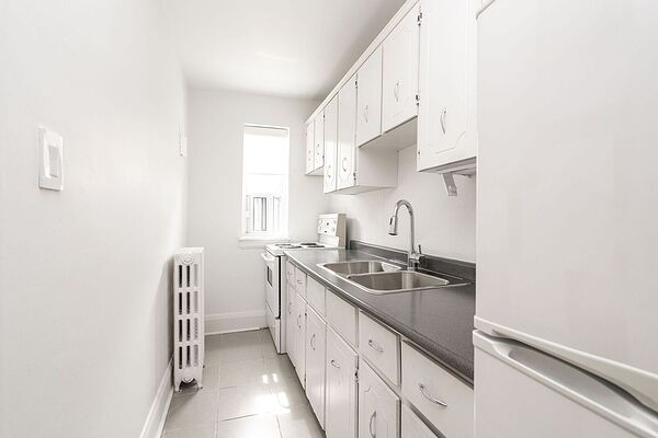 Toronto studio Apartment for rent. Property photo: 541517-2