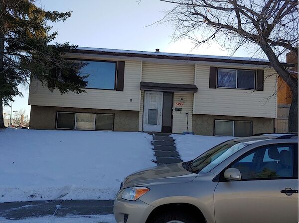 Two Bedroom Main Floor For Rent - $1600 + 60% utilities
