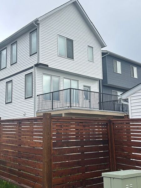 Calgary 4 bedrooms Room For Rent for rent. Property photo: 541861-3