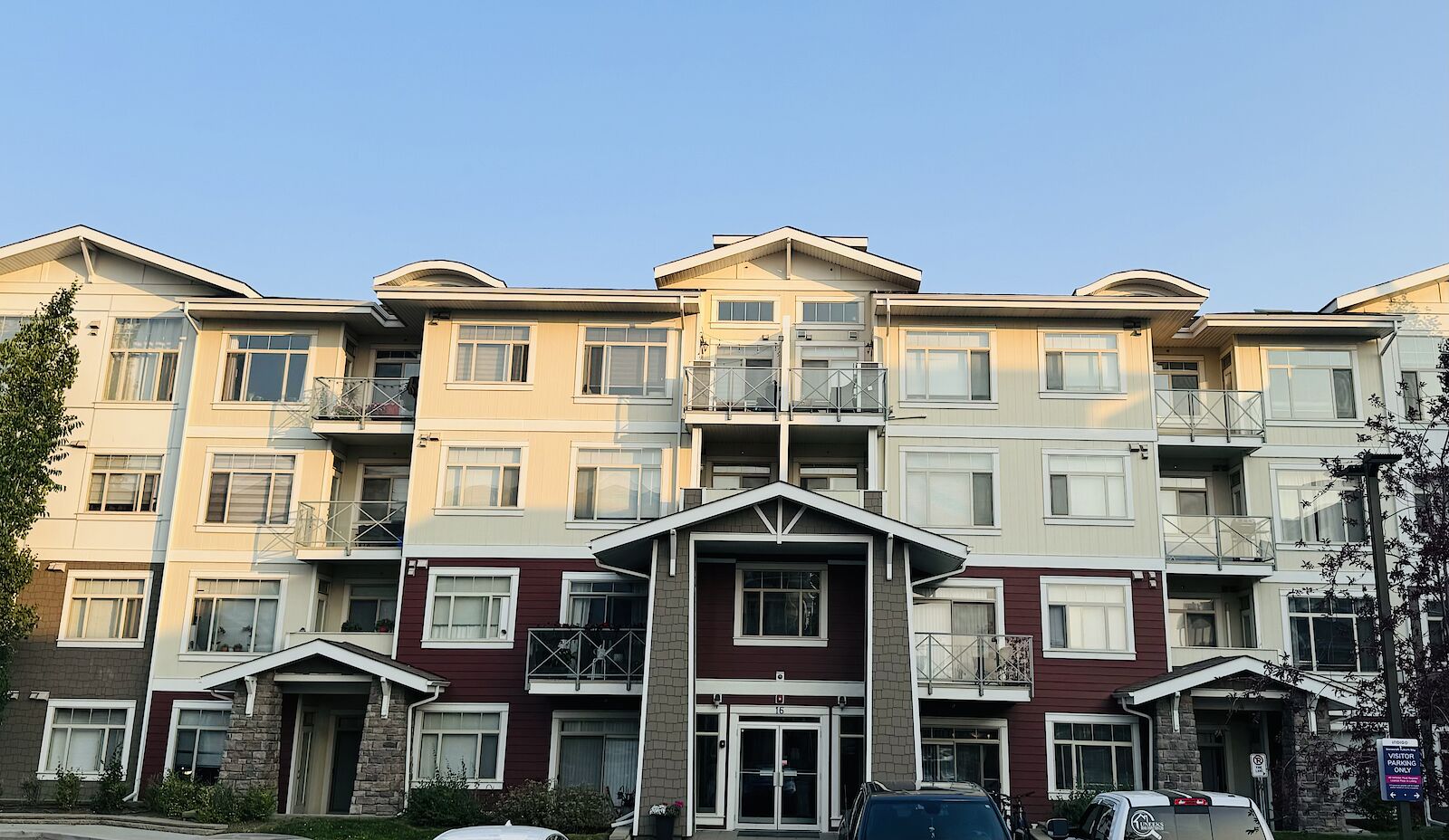 Calgary 2 + Den bedrooms Condo Unit for rent. Property photo: 542100-1