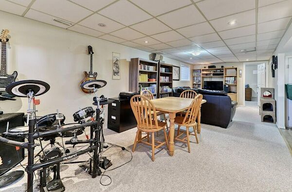 Calgary 2 bedrooms Basement for rent. Property photo: 542144-2
