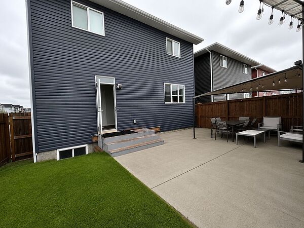 Calgary 4 bedrooms House for rent. Property photo: 542192-2