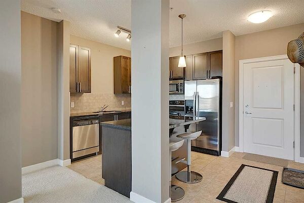 Calgary 2 + Den bedrooms Condo Unit for rent. Property photo: 542194-2