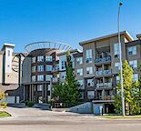 2 Bedroom, 2 Bathrooms + Den condo - walking distance to Crowfoot Statiion