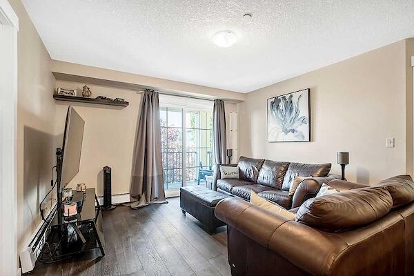 Calgary 2 bedrooms Condo Unit for rent. Property photo: 542288-3