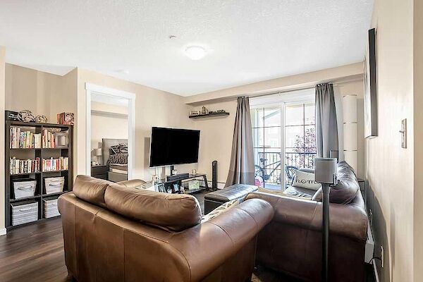 Calgary 2 bedrooms Condo Unit for rent. Property photo: 542288-2