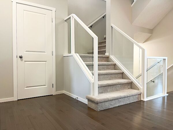 Calgary 4 + Den bedrooms Room For Rent for rent. Property photo: 542611-2