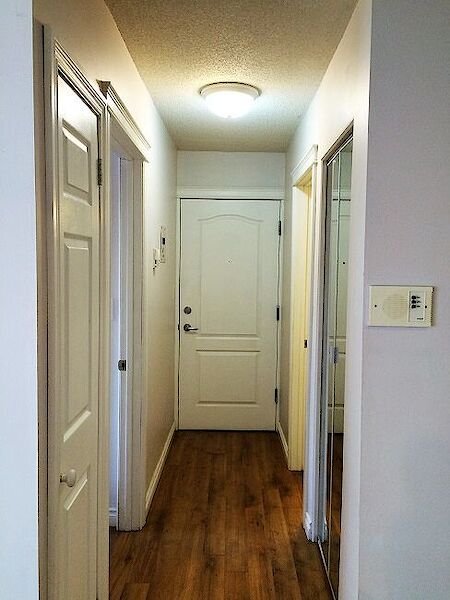Calgary 1 bedroom Condo Unit for rent. Property photo: 542718-3