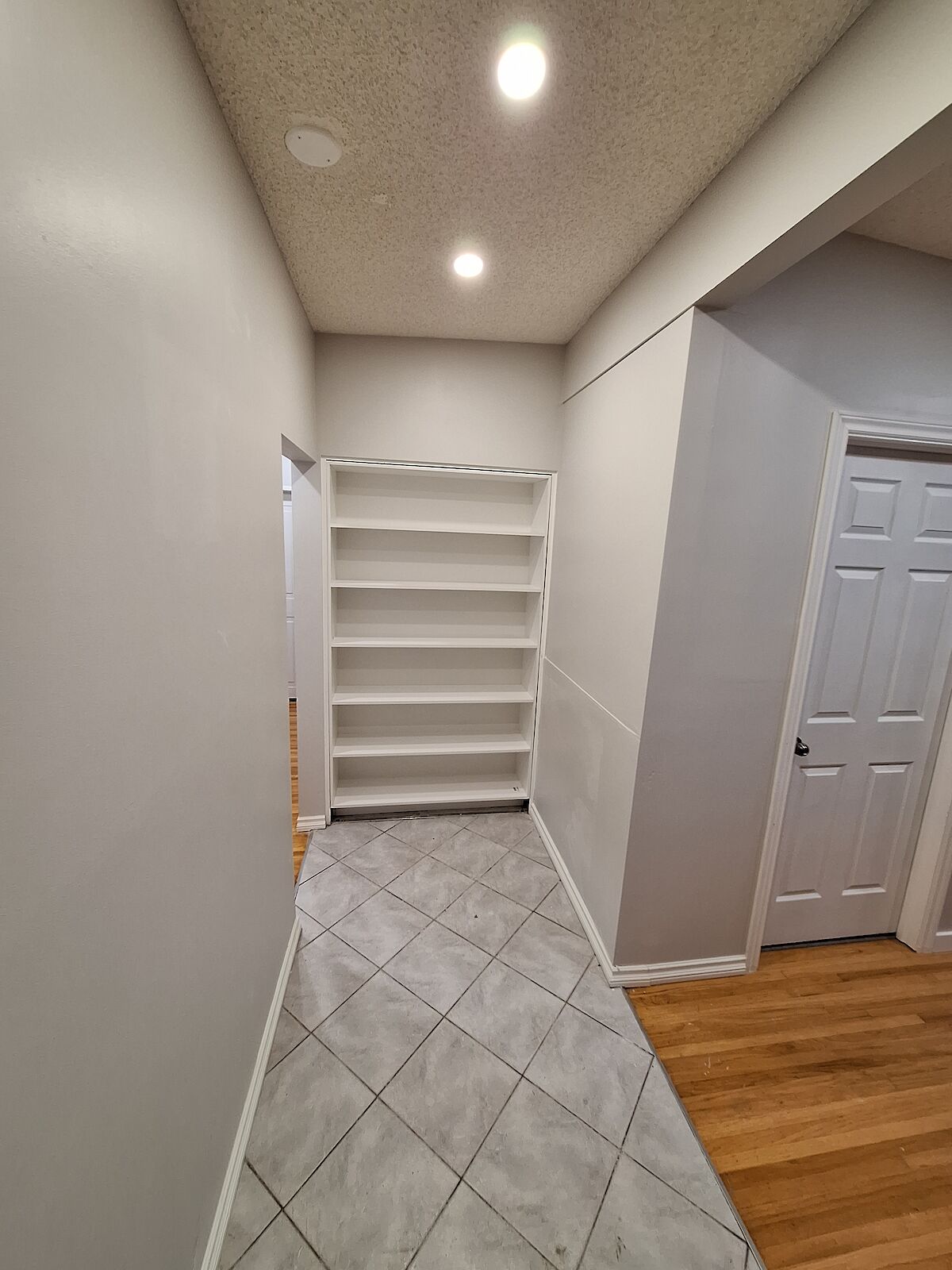Calgary 3 bedrooms Room For Rent for rent. Property photo: 542774-1