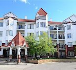 Top Floor 1 Bedroom condo with balcony