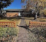 Main floor in a great location in North Glenmore Park/Lakeview