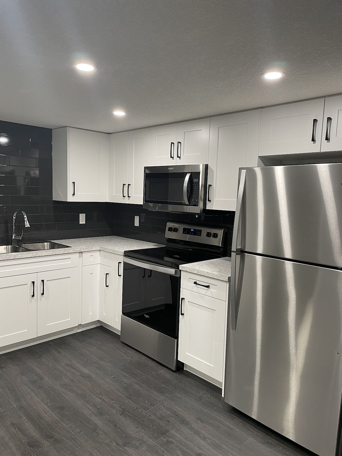 Calgary 1 + Den bedrooms Basement for rent. Property photo: 543682-1