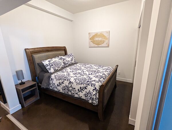 Calgary 2 bedrooms Condo Unit for rent. Property photo: 543932-2