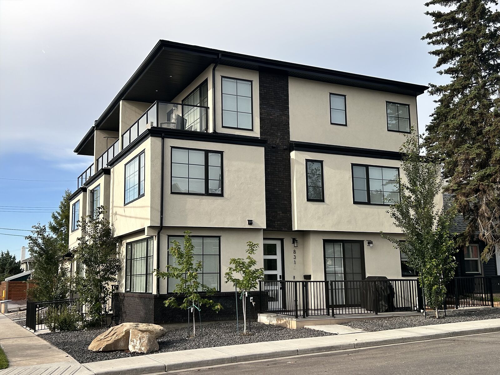 Calgary 3 bedrooms Townhouse for rent. Property photo: 545077-1