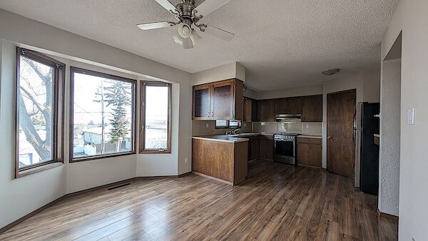 Calgary 4 bedrooms Duplex for rent. Property photo: 546272-2