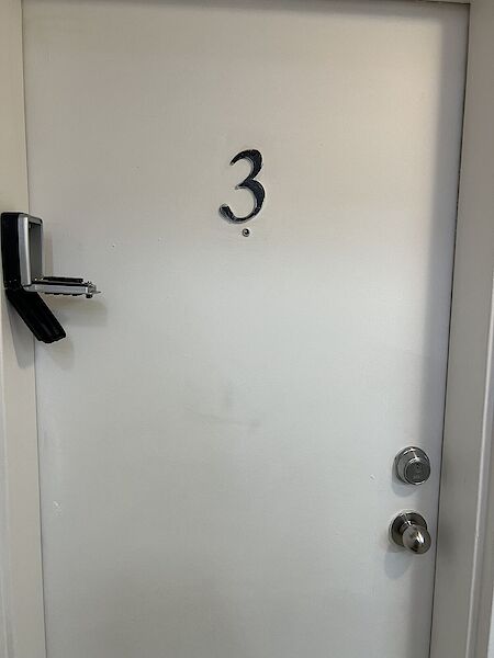 Ottawa 1 bedroom Fourplex for rent. Property photo: 546406-2
