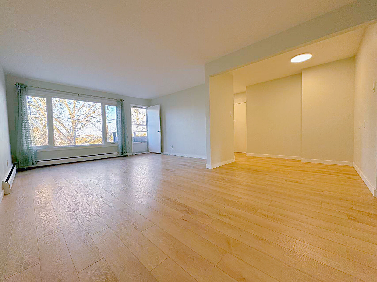 Calgary 2 + Den bedrooms Fourplex for rent. Property photo: 546416-1