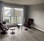 Top Floor Cozy 1 Bedroom Corner unit in Beltline minutes from the Train Sation