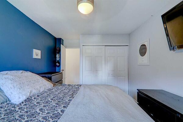 Calgary 2 bedrooms Condo Unit for rent. Property photo: 546542-2