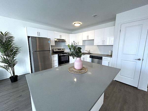 Oakville 1 bedrooms Apartment for rent. Property photo: 546657-2
