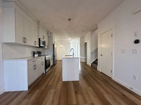 Calgary 3 + Den bedrooms Townhouse for rent. Property photo: 547068-2