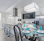 Stylish & Bright Newly Renovated Corner Unit, Lower Mount Royal