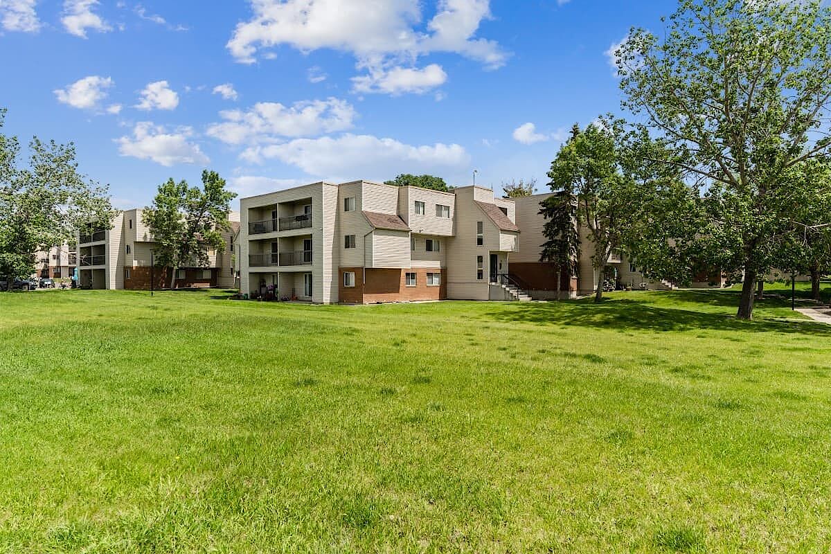 Calgary 2 bedrooms Condo Unit for rent. Property photo: 548058-1